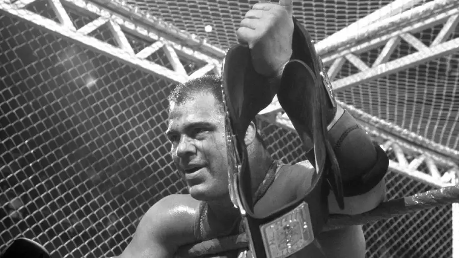 Kurt angle armageddon hell in a cell 2000 wwe title